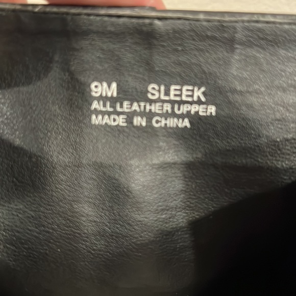 Black leather boots - Picture 4 of 5